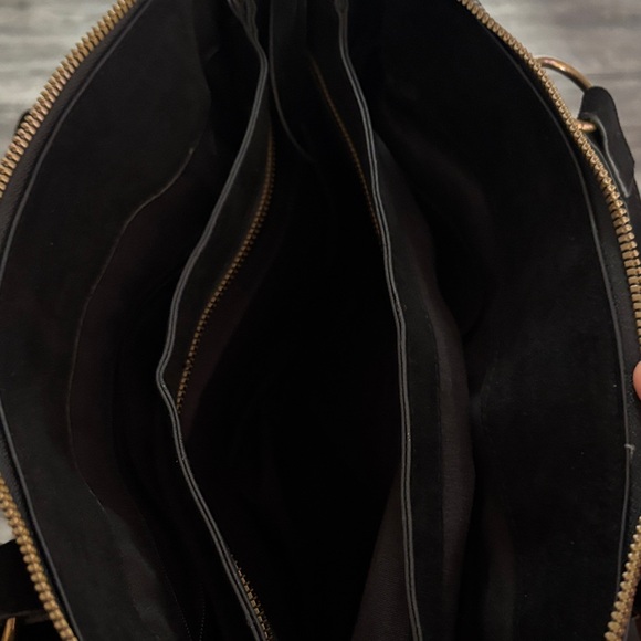 Elegant Black Vegan Tote Bag - Picture 3 of 5